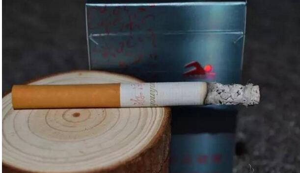 黃鶴樓游泳回歸，爺爺輩最喜愛的香煙品牌