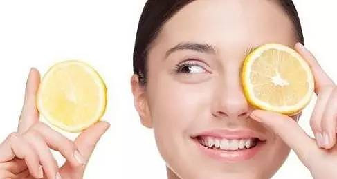 抽煙牙齒黃怎么變白，快速去除煙漬小妙招