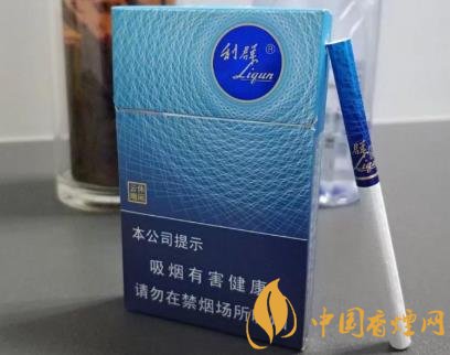 利群休閑系第一款細(xì)支高價(jià)煙僅僅是官方報(bào)價(jià)就達(dá)到了100元一包！